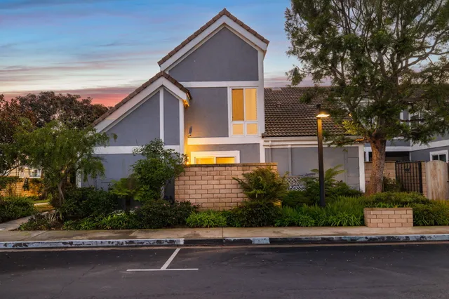 $2,995,000 | 3532 Windspun Drive, Huntington Beach, CA 92649