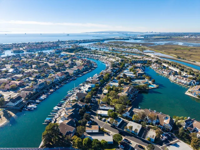 $2,995,000 | 3532 Windspun Drive, Huntington Beach, CA 92649