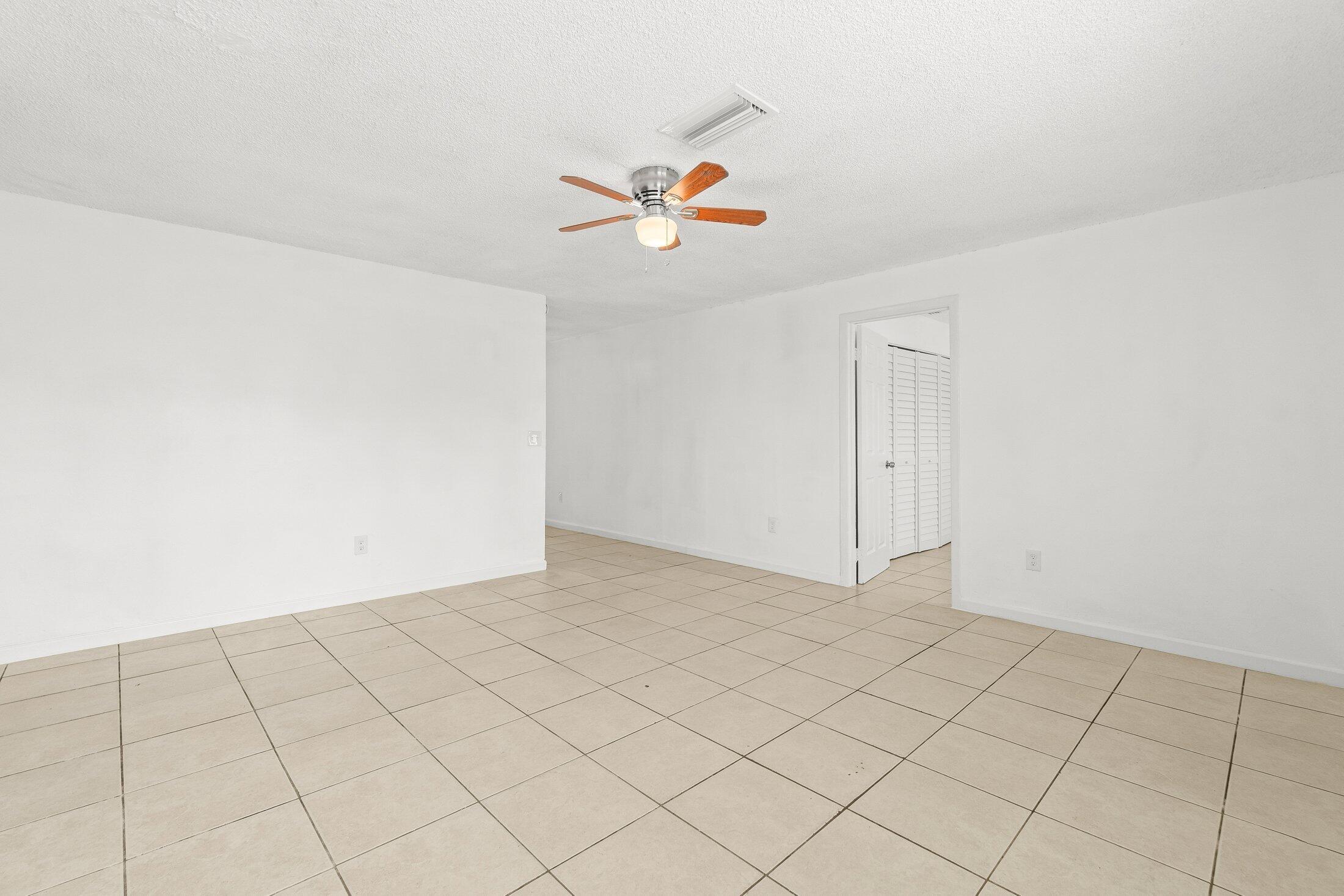 4790 Gulfstream Road Lake Worth Beach, FL 33461 - Photo 9 of 20 009-4790GulfstreamRoad-LakeWorthBeach-FL