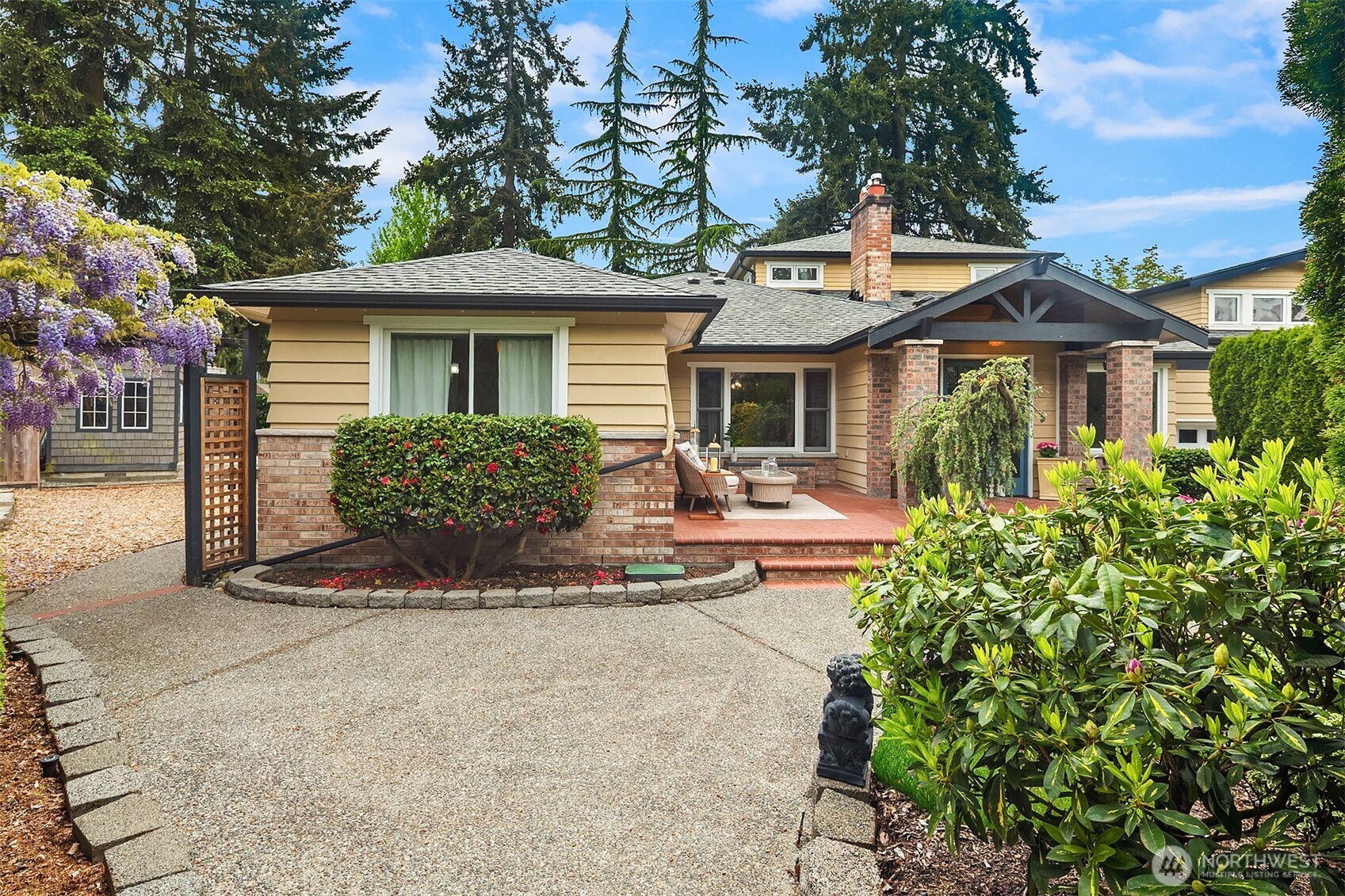 7732 195th Street Southwest Edmonds, WA 98026 - Photo 37 of 39 a front view of a house with garden