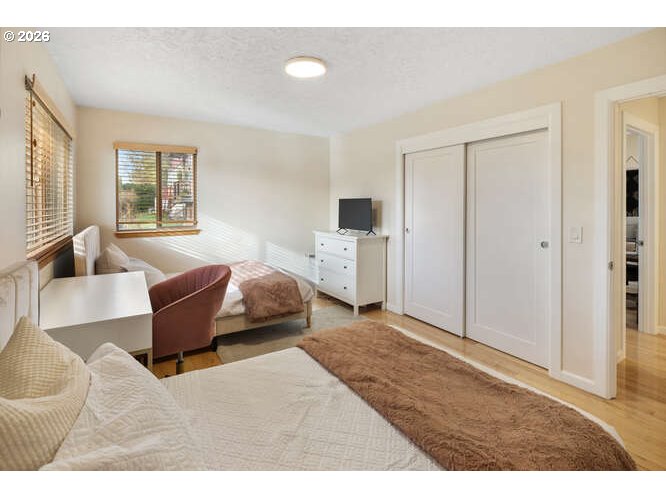 2738 Southwest Moss Street Portland, OR 97219 - Photo 16 of 46