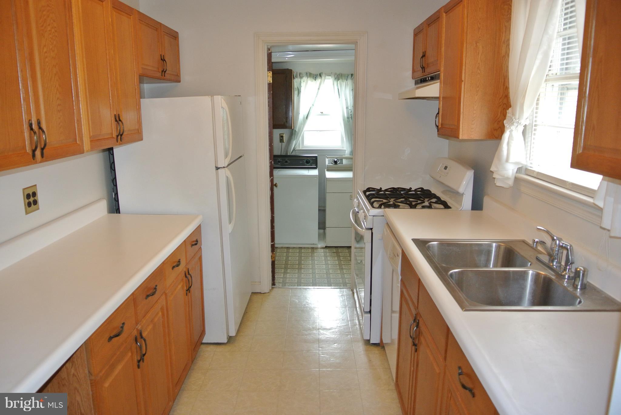 6110 Buckler Road Clinton, MD 20735 - Photo 12 of 30 Kitchen