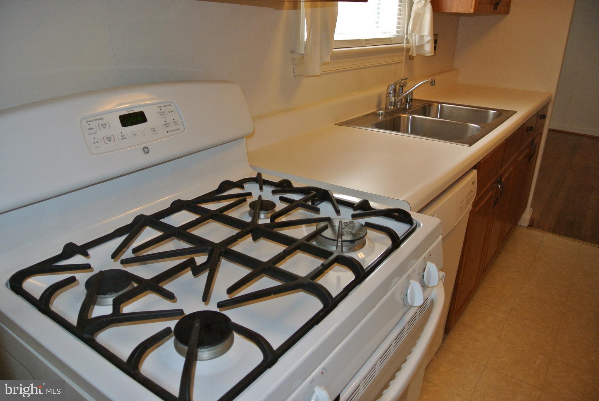 6110 Buckler Road Clinton, MD 20735 - Photo 13 of 30 Kitchen