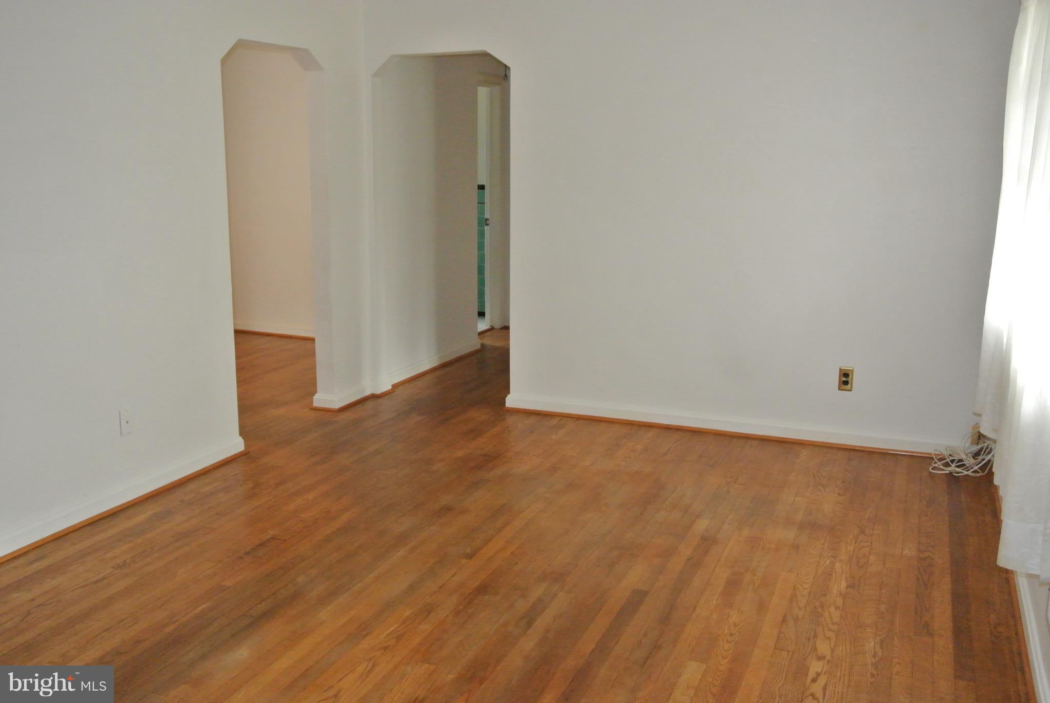6110 Buckler Road Clinton, MD 20735 - Photo 3 of 30 Living Room