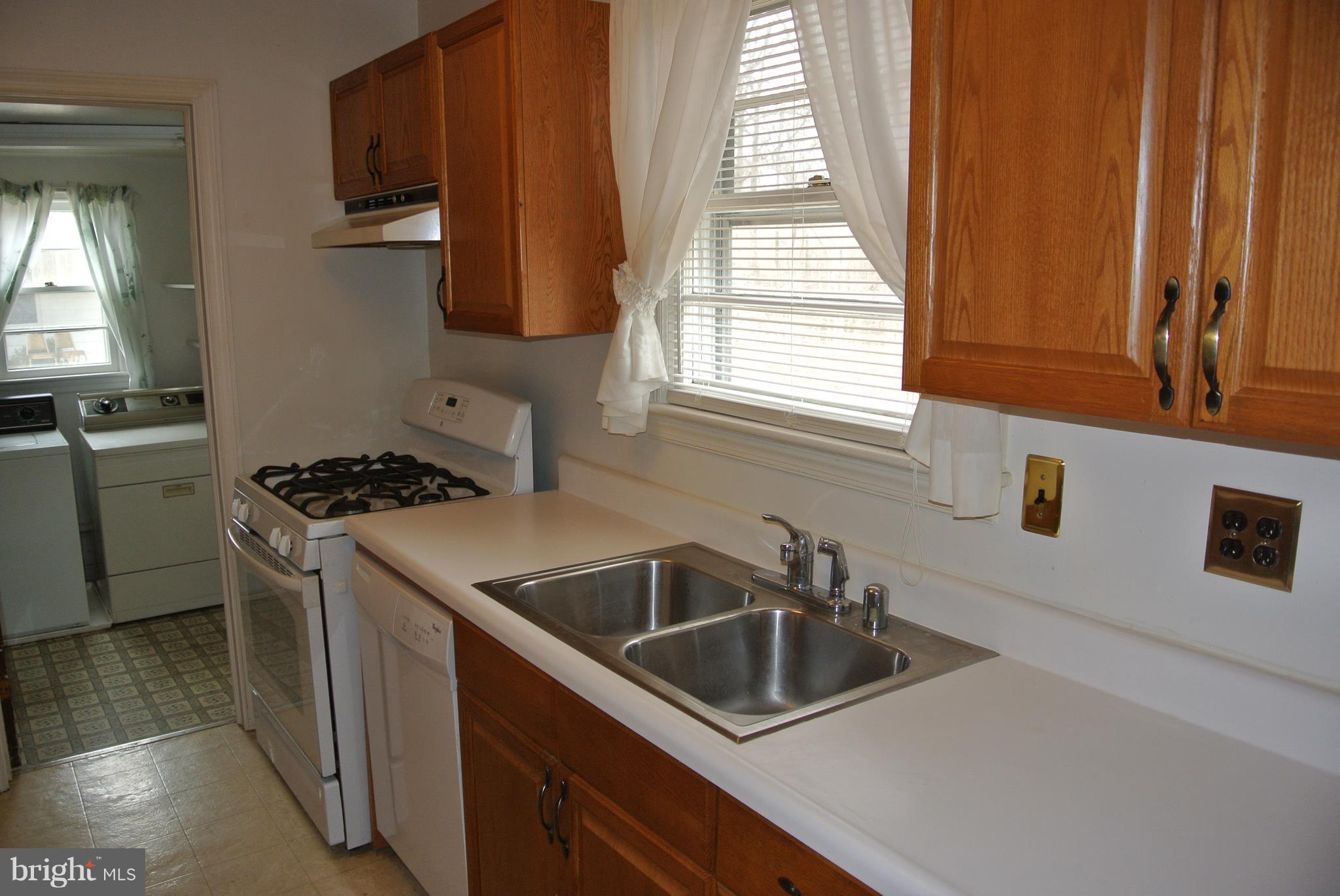 6110 Buckler Road Clinton, MD 20735 - Photo 9 of 30 Kitchen