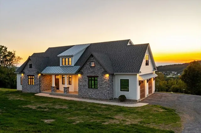 $1,305,000 | 249 Bluff Lane, St. Albans Town, VT 05478