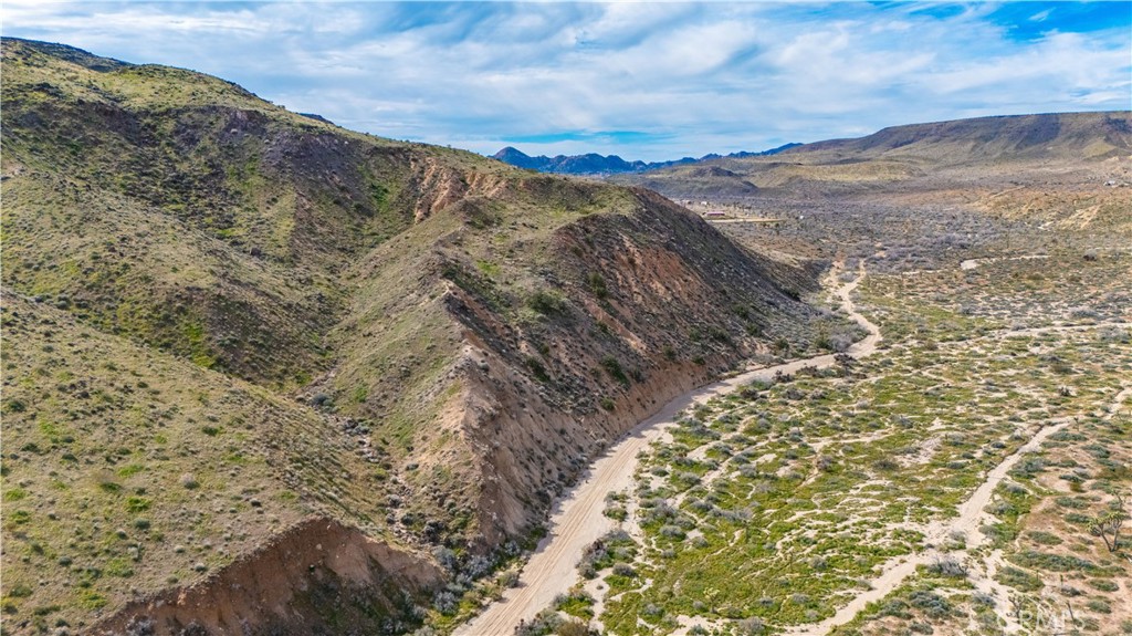 55455 Pipes Canyon Road Yucca Valley, CA 92284 - Photo 12 of 47