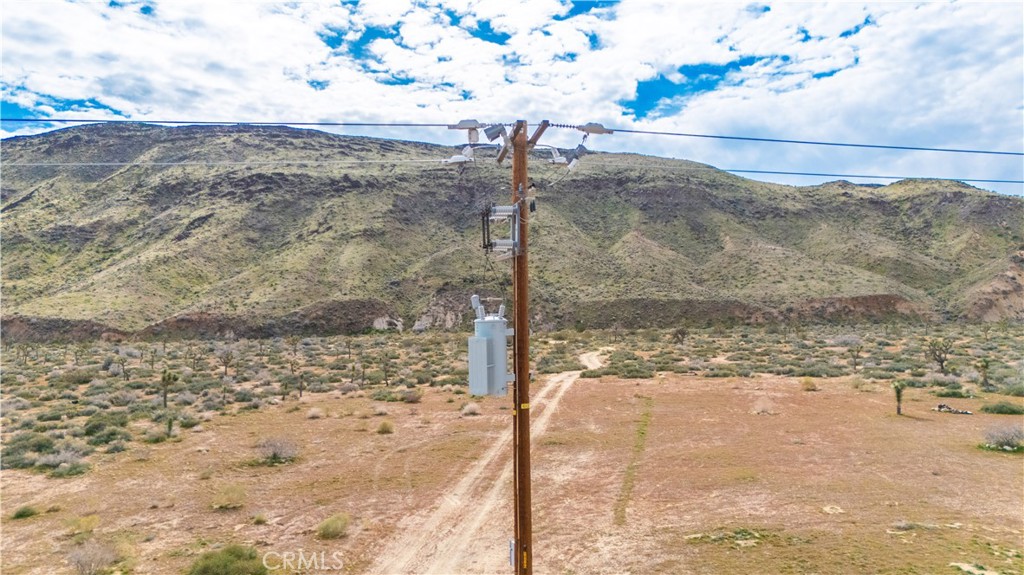55455 Pipes Canyon Road Yucca Valley, CA 92284 - Photo 5 of 47
