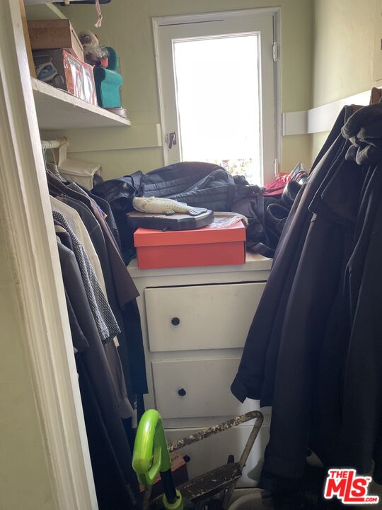 1920 South Rimpau Boulevard Los Angeles, CA 90016 - Photo 20 of 25 a bathroom with a sink and toilet