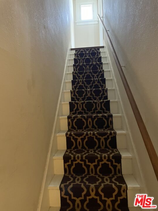 1920 South Rimpau Boulevard Los Angeles, CA 90016 - Photo 9 of 25 view of walk in closet