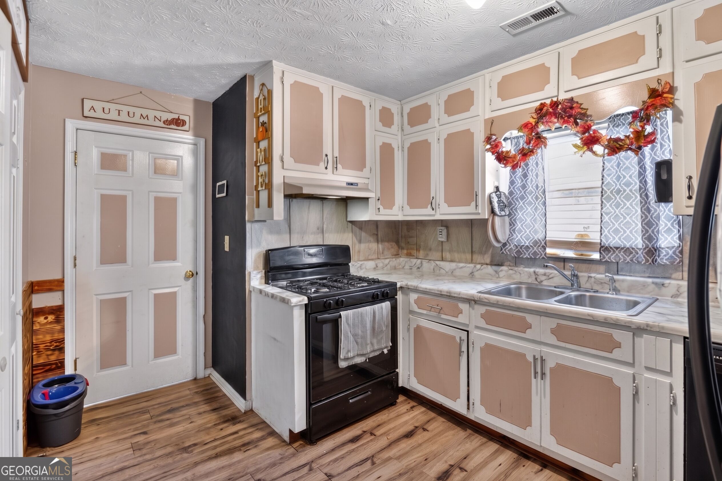 214 Walthall Road Jackson, GA 30233 - Photo 9 of 26 Gallery Image 9