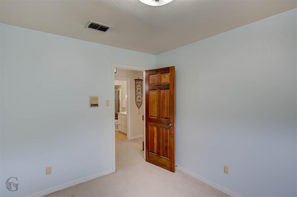 5516 Hickory Ridge Drive Bossier City, LA 71111 - Photo 24 of 33 a view of a hallway with closet