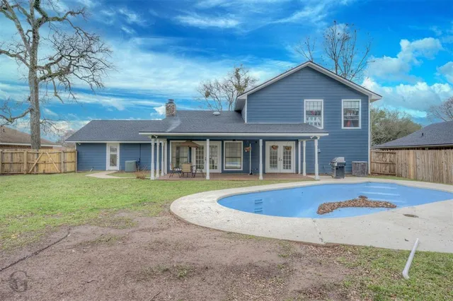 $369,000 | 5516 Hickory Ridge Drive, Bossier City, LA 71111