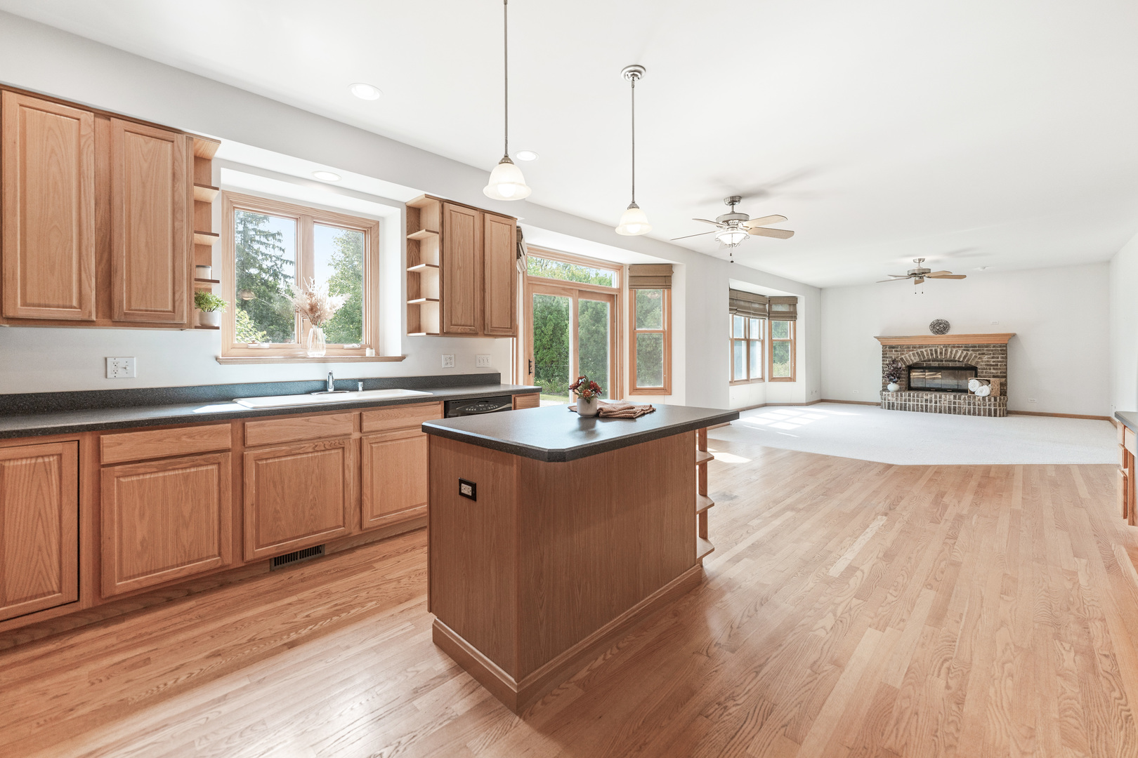 185 West Hickory Road Lombard, IL 60148 - Photo 18 of 63 Gallery Image 18