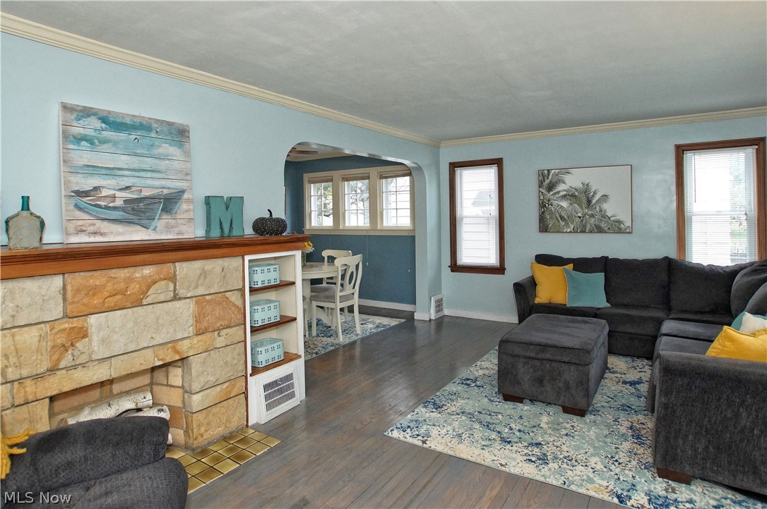 1073 Avondale Road Cleveland, OH 44121 - Photo 22 of 35