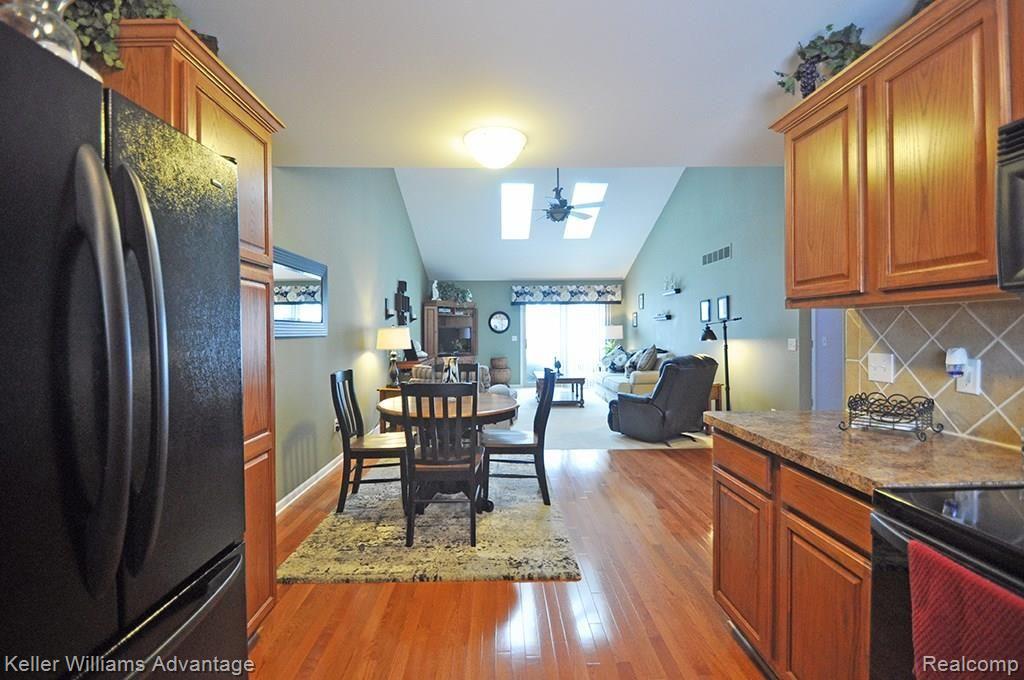 4690 Summer Ridge Drive Howell, MI 48843 - Photo 5 of 40 7_Kitchen_1-4.jpg