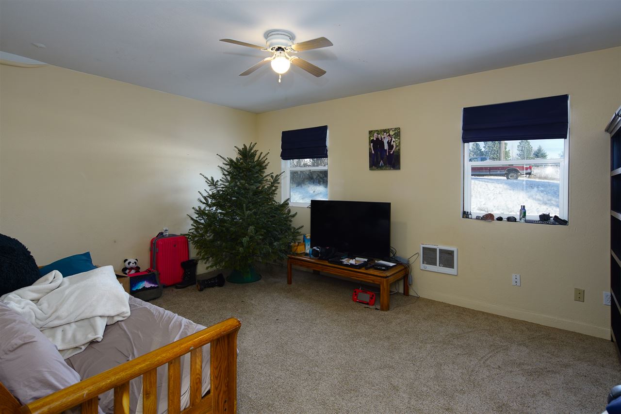 10215 East Day Road Mead, WA 99021 - Photo 11 of 20