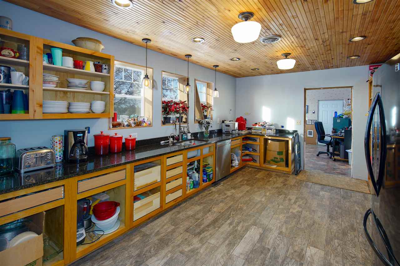 10215 East Day Road Mead, WA 99021 - Photo 6 of 20