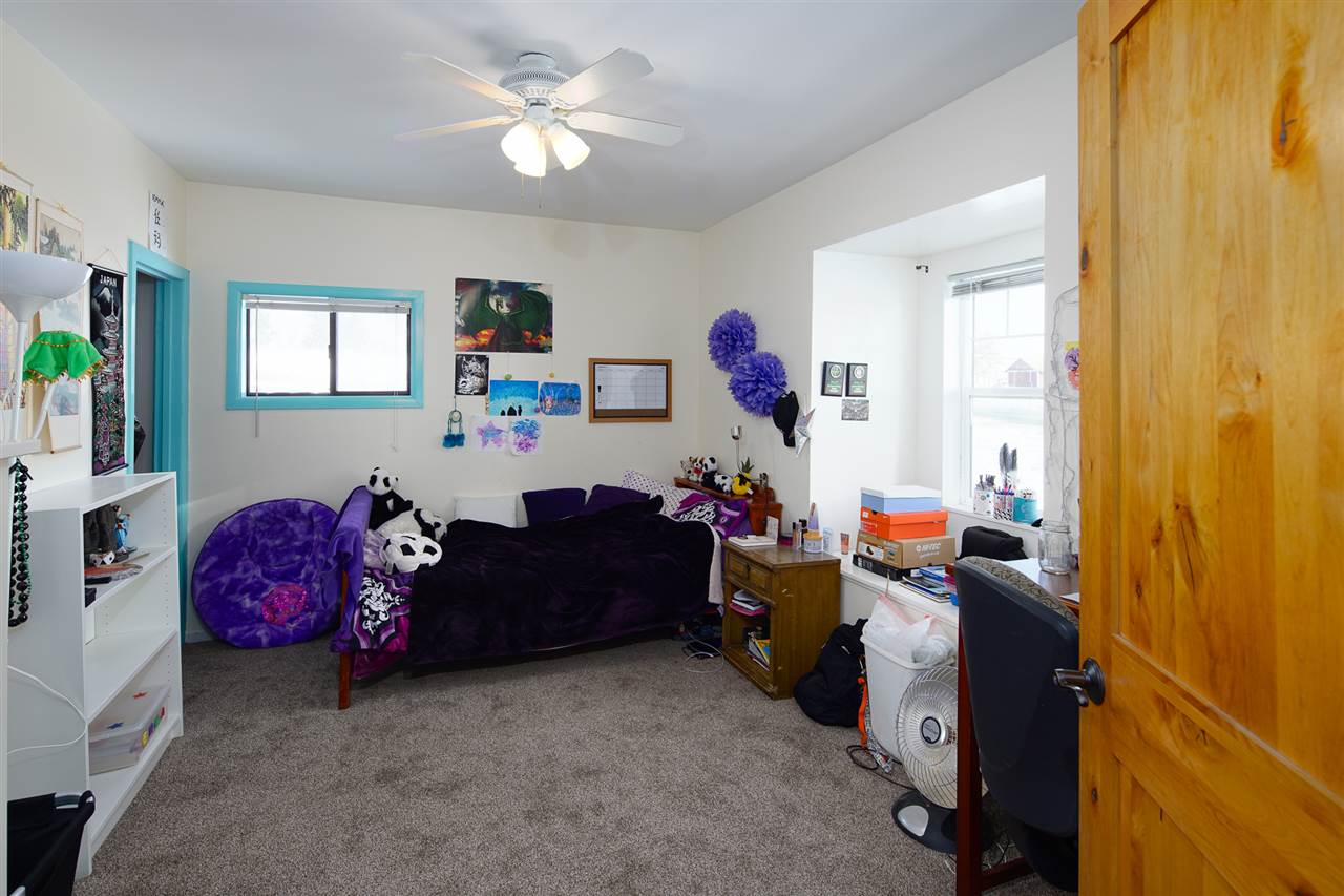 10215 East Day Road Mead, WA 99021 - Photo 10 of 20