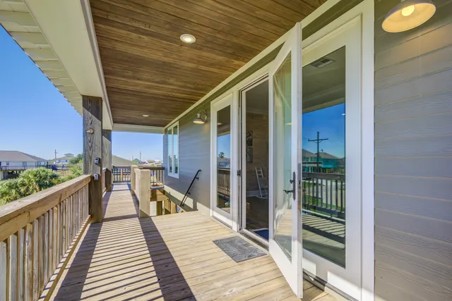 $515,000 | 978 Surfview Crystal Beach, Crystal Beach, TX 77650