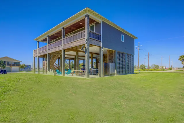 $515,000 | 978 Surfview Crystal Beach, Crystal Beach, TX 77650