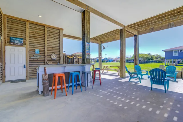 $515,000 | 978 Surfview Crystal Beach, Crystal Beach, TX 77650