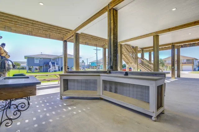 $515,000 | 978 Surfview Crystal Beach, Crystal Beach, TX 77650