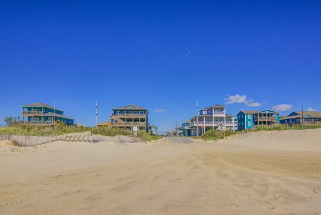$515,000 | 978 Surfview Crystal Beach, Crystal Beach, TX 77650