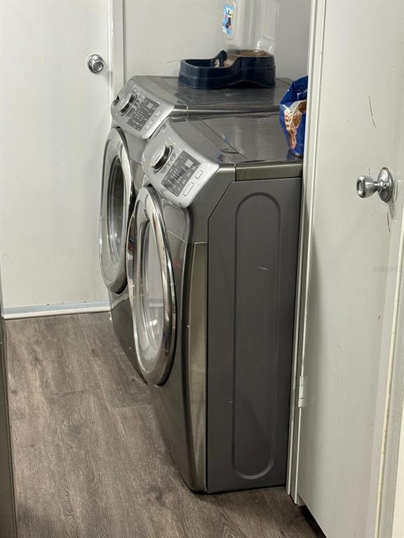2433 East North Street Inverness, FL 34453 - Photo 5 of 11 a utility room with dryer and washer