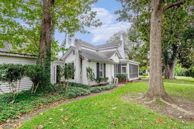 $415,000 | 215 North 2nd Street, Smithfield, NC 27577