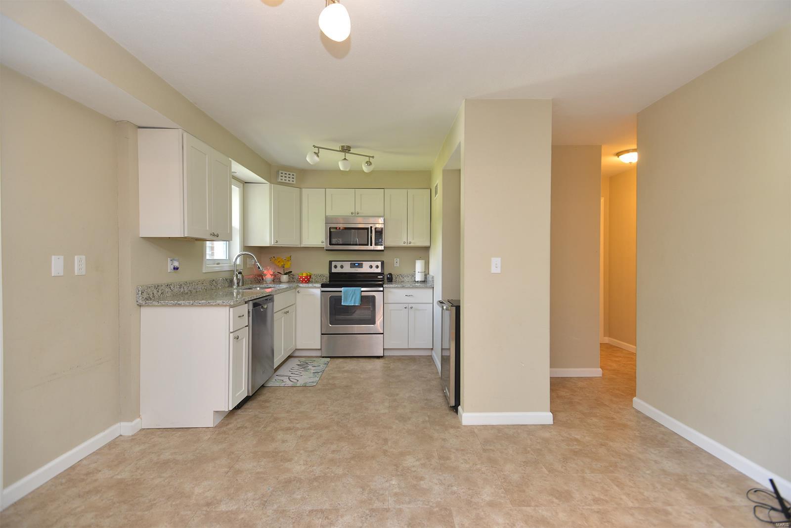 745 Buckley Road St. Louis, MO 63125 - Photo 10 of 58
