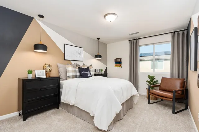 $399,990 | 6535 East Cresthaven Drive, Fresno, CA 93727