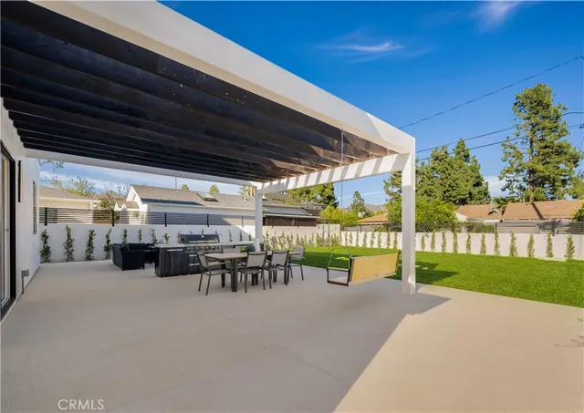a house view with outdoor space and sitting space