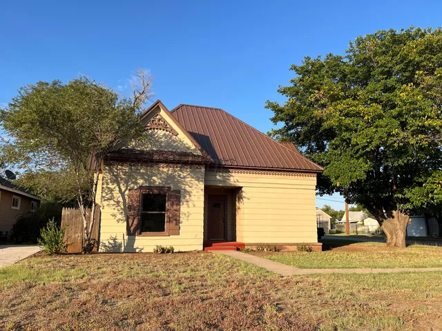 $159,000 | 500 Ave C Northwest, Childress, TX 79201