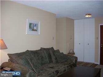 2016 Naamans Road, Unit C7 Wilmington, DE 19810 - Photo 7 of 9 Living Room