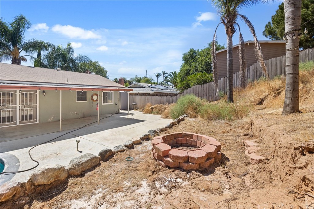 10937 Desert Sand Avenue Riverside, CA 92505 - Photo 33 of 46