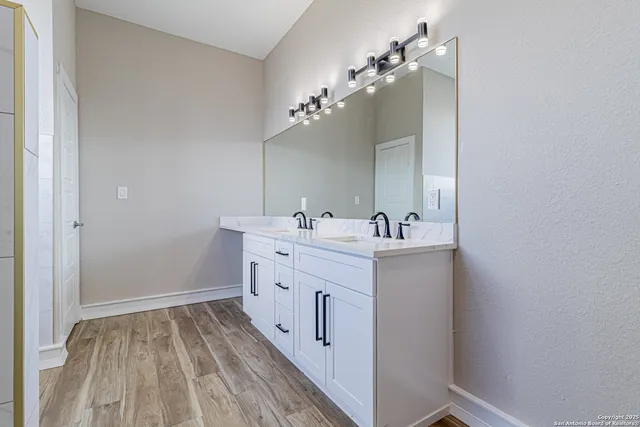 $525,000 | 16923 Rancho Escondido, Atascosa, TX 78002