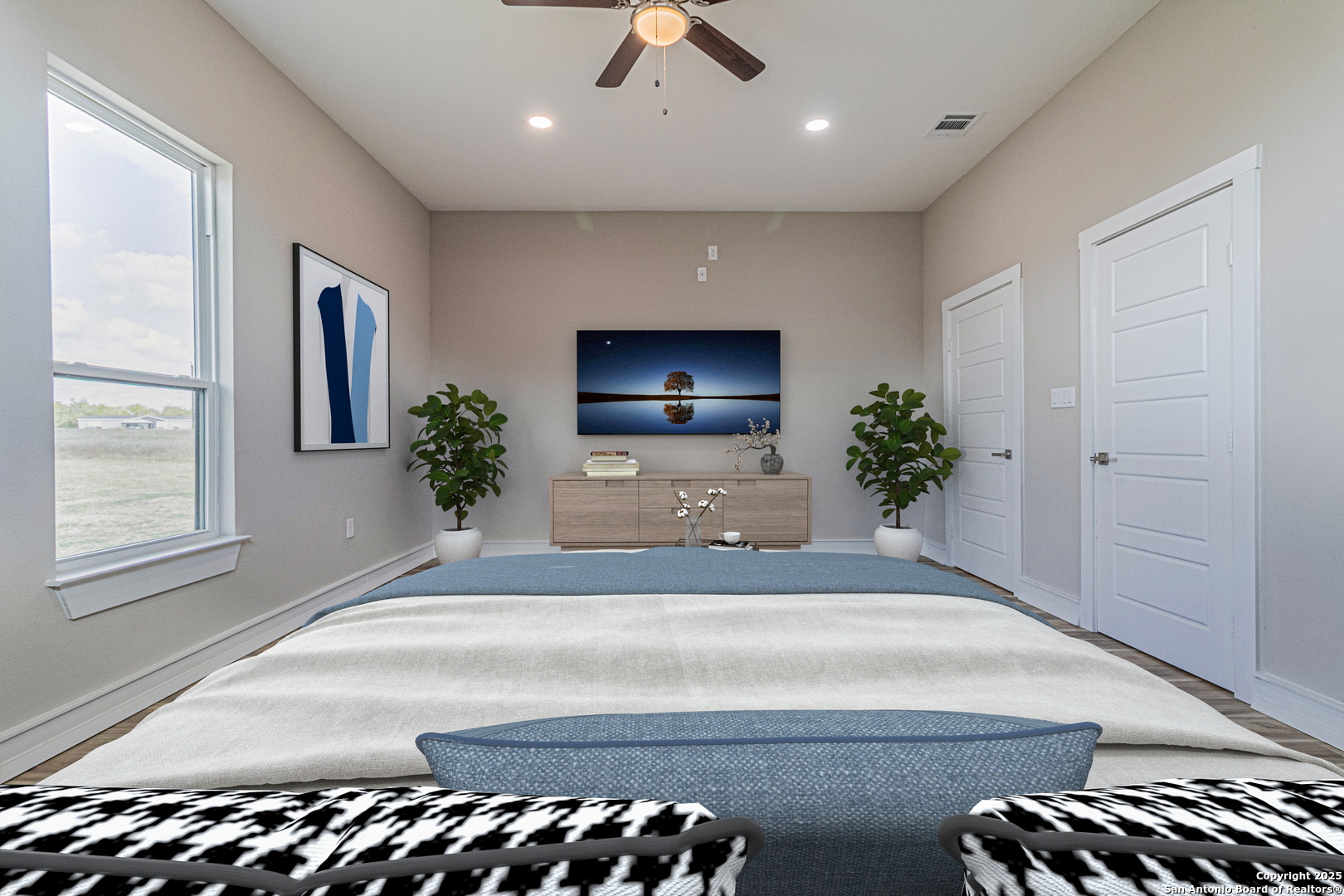 16923 Rancho Escondido Atascosa, TX 78002 - Photo 28 of 35 a living room with a couch and potted plant