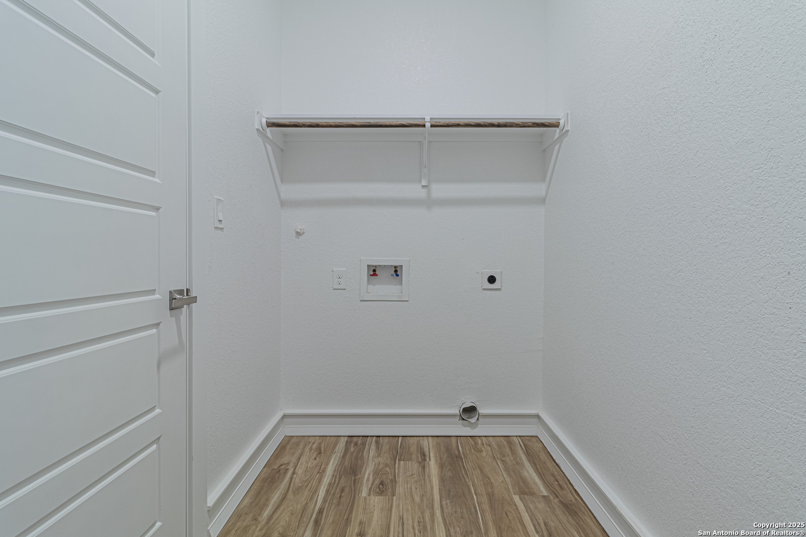 16923 Rancho Escondido Atascosa, TX 78002 - Photo 29 of 35 a view of room