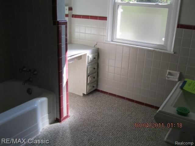 17517 Cornell Road Southfield, MI 48075 - Photo 9 of 9 IMG0189.JPG