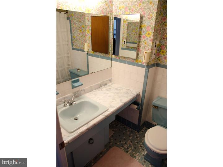 15148 Carter Road Philadelphia, PA 19116 - Photo 12 of 19 Gallery Image 12