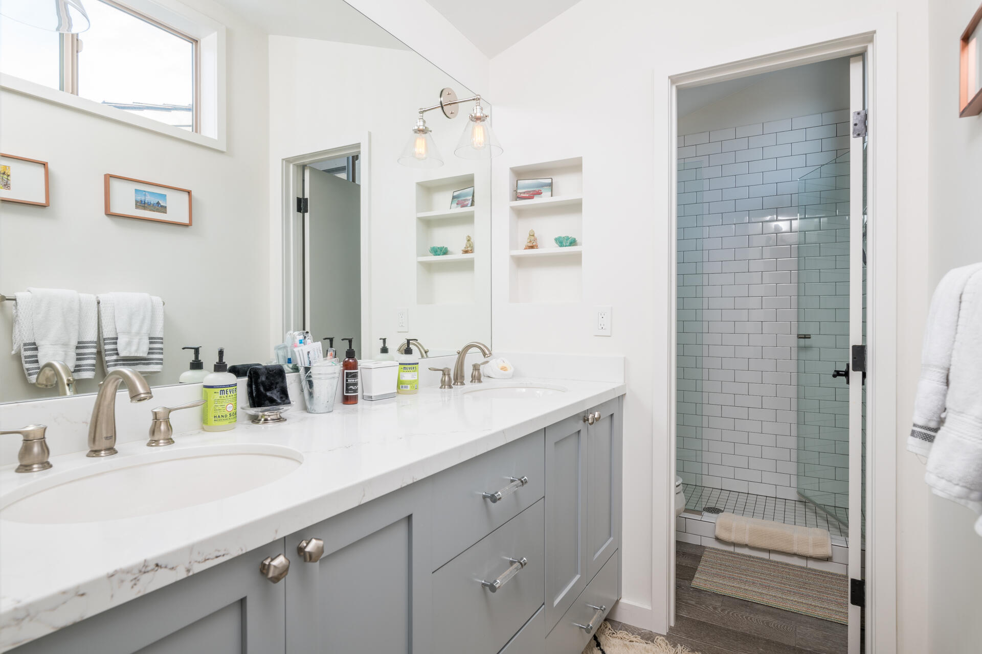 401 Second Avenue, Unit 4 Ketchum, ID 83340 - Photo 5 of 14 Primary Bath