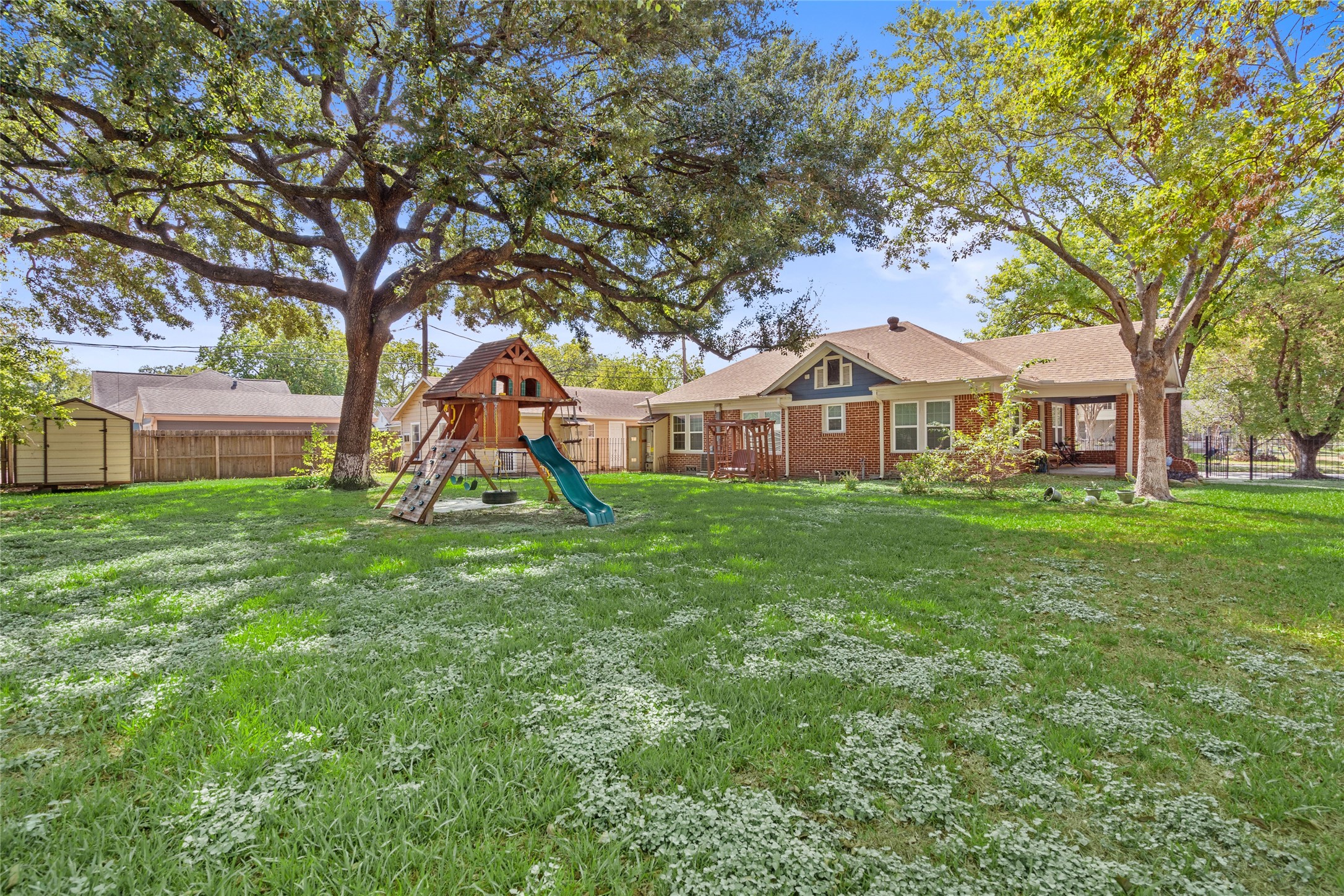 5302 Lindsay Street Houston, TX 77023 - Photo 31 of 37 a front view of house with yard and green space