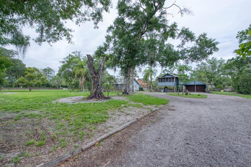 17321 Simmons Road Lutz, FL 33548 - Photo 25 of 40