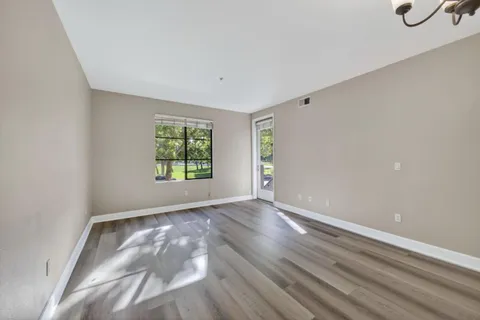 $688,888 | 800 North 8th Street, Unit 103, San Jose, CA 95112
