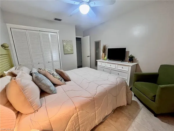 $5,200 | 159 Teryl Road, Unit 2, Naples, FL 34112
