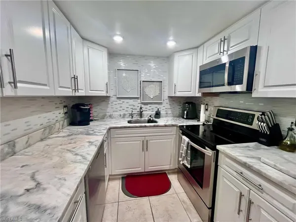 $5,200 | 159 Teryl Road, Unit 2, Naples, FL 34112