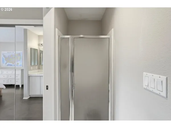 $275,000 | 86 Kingsgate Road, Unit H203, Lake Oswego, OR 97035