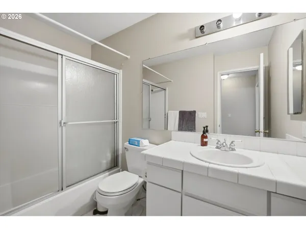 $275,000 | 86 Kingsgate Road, Unit H203, Lake Oswego, OR 97035