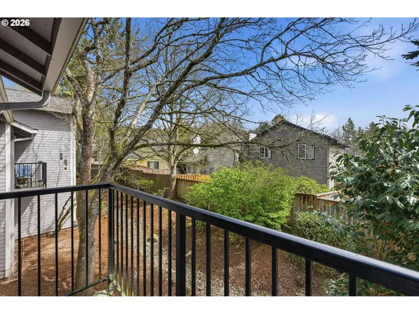 $275,000 | 86 Kingsgate Road, Unit H203, Lake Oswego, OR 97035